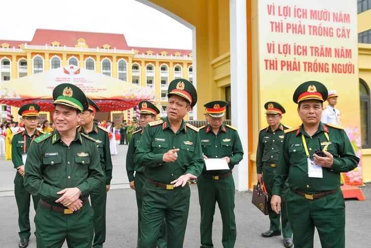 Tổng duyệt Giao lưu hữu nghị quốc phòng biên giới Việt Nam - Trung Quốc lần thứ 10 Tổng duyệt Giao lưu hữu nghị quốc phòng biên giới Việt Nam - Trung Quốc lần thứ 10