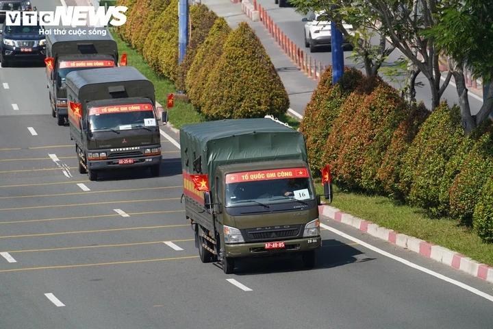 Tổng duyệt lễ truy điệu hài cốt liệt sĩ được tìm thấy tại CV Lê Thị Riêng Tổng duyệt lễ truy điệu hài cốt liệt sĩ được tìm thấy tại CV Lê Thị Riêng