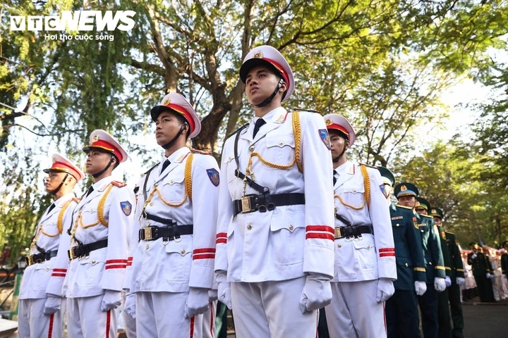 Tổng duyệt lễ truy điệu hài cốt liệt sĩ được tìm thấy tại CV Lê Thị Riêng Tổng duyệt lễ truy điệu hài cốt liệt sĩ được tìm thấy tại CV Lê Thị Riêng