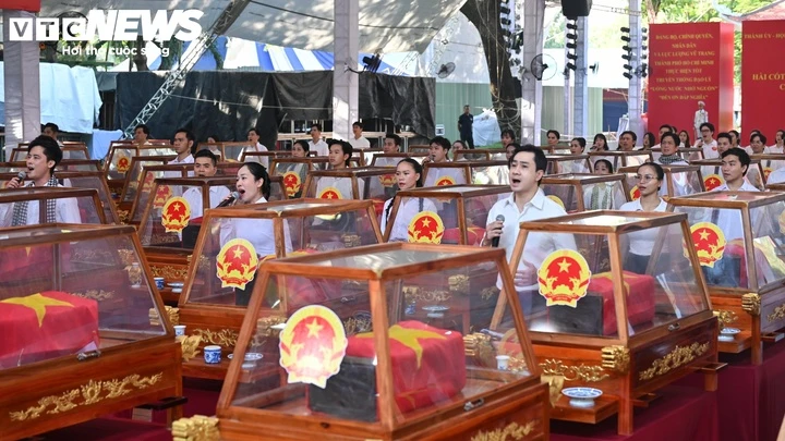 Tổng duyệt lễ truy điệu hài cốt liệt sĩ được tìm thấy tại CV Lê Thị Riêng Tổng duyệt lễ truy điệu hài cốt liệt sĩ được tìm thấy tại CV Lê Thị Riêng