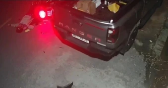 Tông vào ô tô bán tải đỗ ven đường, một người bị thương