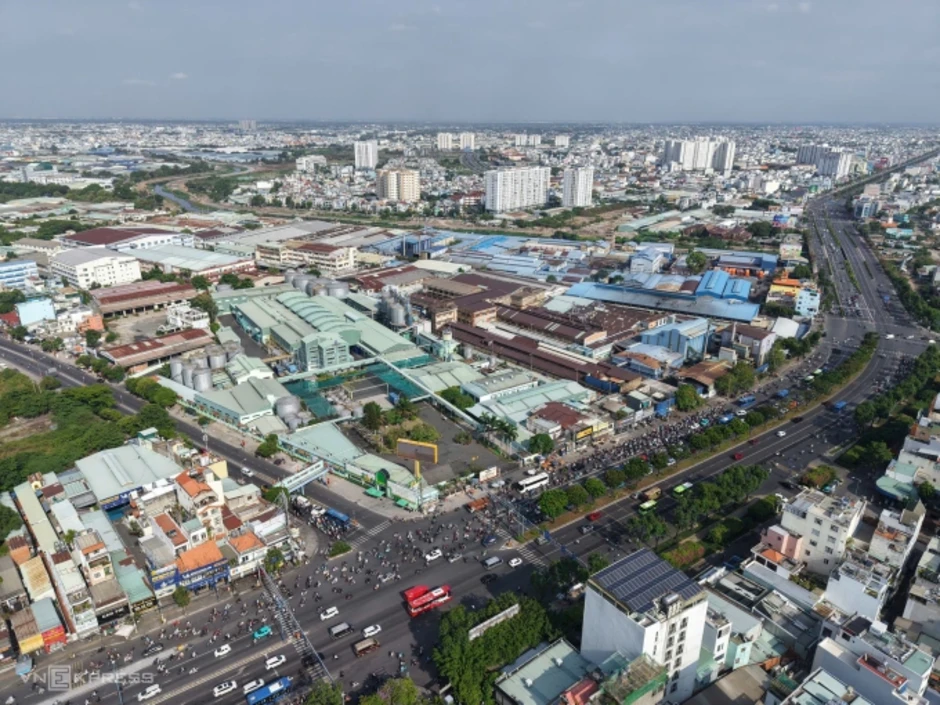 TP HCM hụt hơi trên 'đường ray cũ'