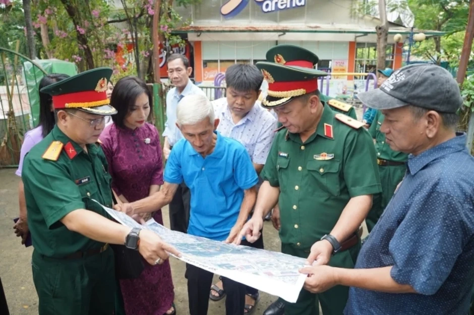 TP HCM khảo sát vị trí nghi hố chôn tập thể liệt sĩ ở công viên Lê Thị Riêng TP HCM khảo sát vị trí nghi hố chôn tập thể liệt sĩ ở công viên Lê Thị Riêng