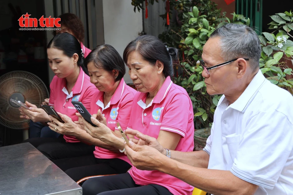 TP Hồ Chí Minh: Hơn 70.000 cử tri phường Minh Phụng tra cứu điểm bỏ phiếu bằng mã QR TP Hồ Chí Minh: Hơn 70.000 cử tri phường Minh Phụng tra cứu điểm bỏ phiếu bằng mã QR