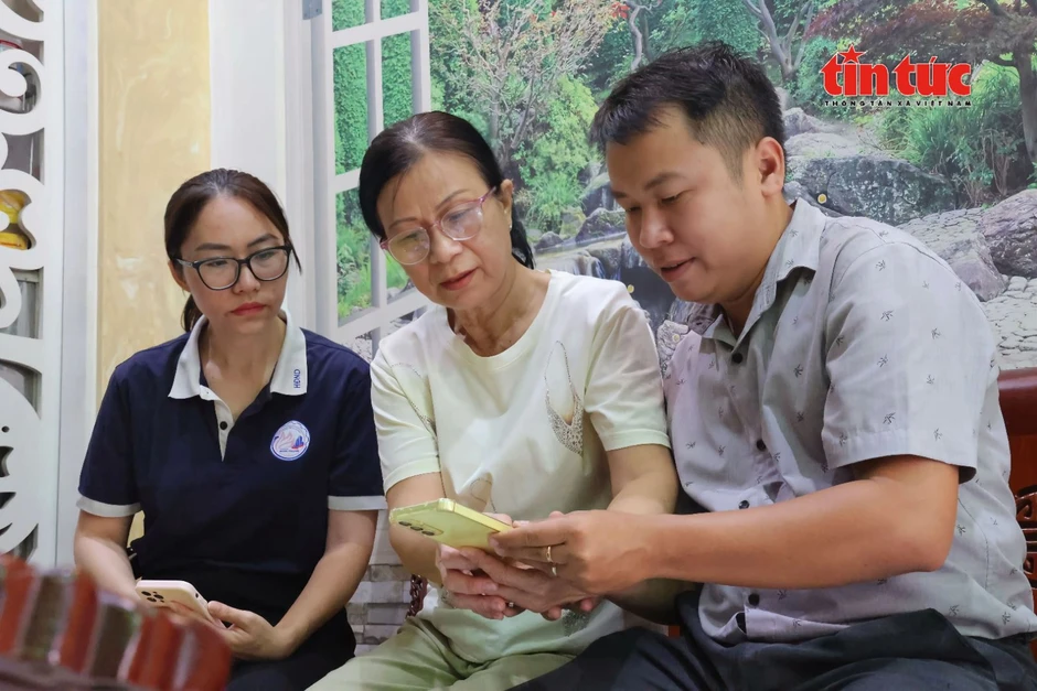 TP Hồ Chí Minh: Hơn 70.000 cử tri phường Minh Phụng tra cứu điểm bỏ phiếu bằng mã QR TP Hồ Chí Minh: Hơn 70.000 cử tri phường Minh Phụng tra cứu điểm bỏ phiếu bằng mã QR