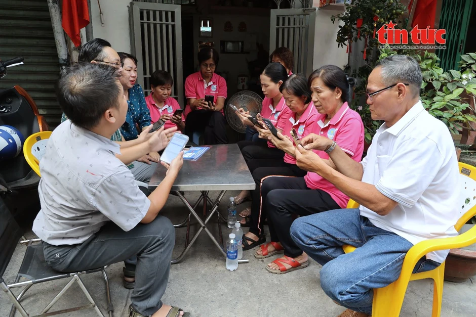 TP Hồ Chí Minh: Hơn 70.000 cử tri phường Minh Phụng tra cứu điểm bỏ phiếu bằng mã QR TP Hồ Chí Minh: Hơn 70.000 cử tri phường Minh Phụng tra cứu điểm bỏ phiếu bằng mã QR