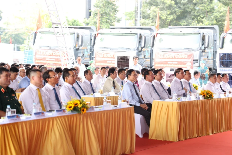 TP Hồ Chí Minh khởi công loạt dự án trọng điểm có quy mô lớn TP Hồ Chí Minh khởi công loạt dự án trọng điểm có quy mô lớn