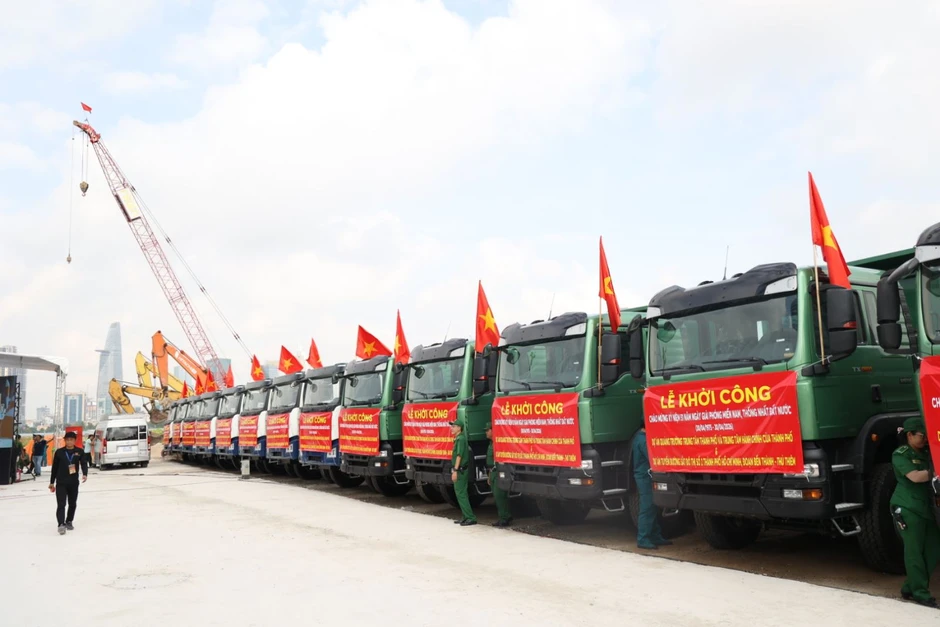 TP Hồ Chí Minh khởi công loạt dự án trọng điểm có quy mô lớn TP Hồ Chí Minh khởi công loạt dự án trọng điểm có quy mô lớn