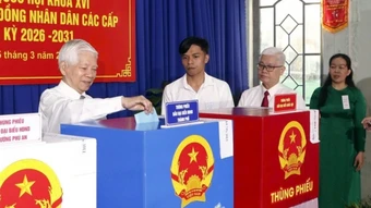 TP. Hồ Chí Minh: Nhiều cử tri phường Phú An có mặt từ 6h sáng để bầu cử