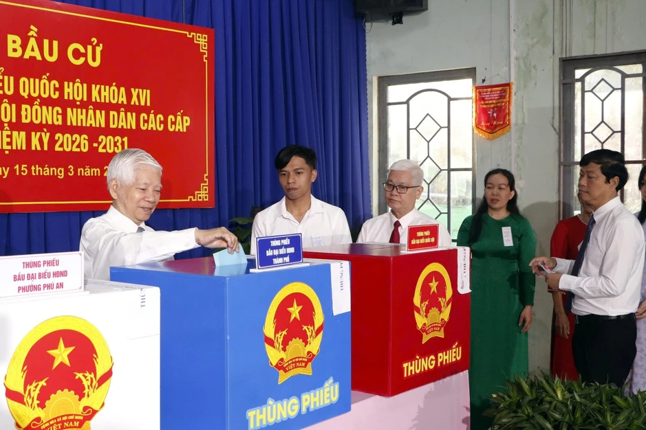 TP. Hồ Chí Minh: Nhiều cử tri phường Phú An có mặt từ 6h sáng để bầu cử TP. Hồ Chí Minh: Nhiều cử tri phường Phú An có mặt từ 6h sáng để bầu cử