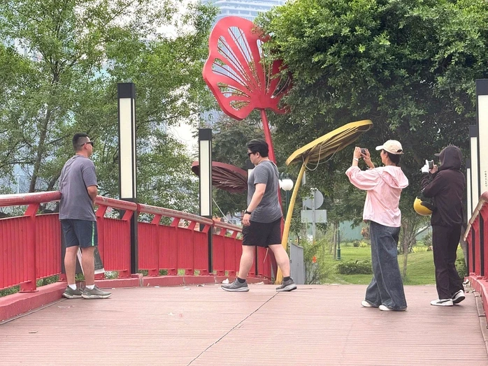 TPHCM ấm áp, thân thương: Sức sống mới trên bán đảo Thủ Thiêm TPHCM ấm áp, thân thương: Sức sống mới trên bán đảo Thủ Thiêm