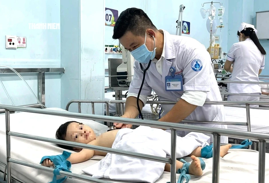 TP.HCM: Bệnh tay chân miệng tăng mạnh, hơn 8.150 ca mắc, 3 ca tử vong TP.HCM: Bệnh tay chân miệng tăng mạnh, hơn 8.150 ca mắc, 3 ca tử vong