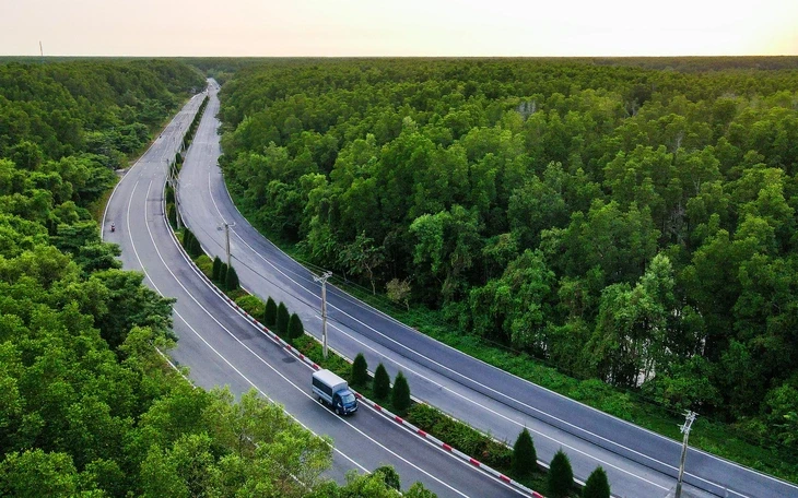 TP.HCM chấp thuận lập đề xuất nâng cấp đường Rừng Sác lên 10 làn xe TP.HCM chấp thuận lập đề xuất nâng cấp đường Rừng Sác lên 10 làn xe