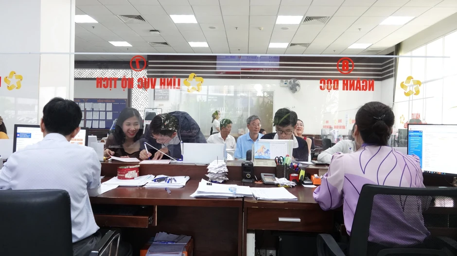 TP.HCM chi thu nhập tăng thêm hơn 67.000 tỉ đồng trong 8 năm TP.HCM chi thu nhập tăng thêm hơn 67.000 tỉ đồng trong 8 năm