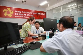 TP.HCM: Đảm bảo thu nhập, tăng cường bồi dưỡng công chức sau sắp xếp