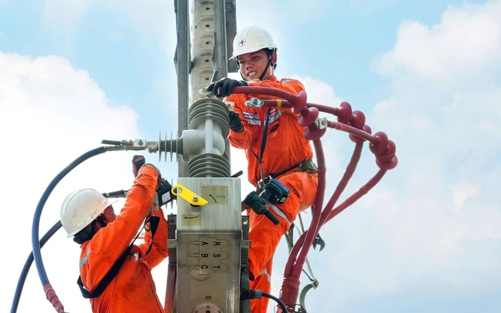 TP.HCM đặt mục tiêu tiết kiệm tối thiểu 3% điện năng, đẩy mạnh điện mặt trời mái nhà TP.HCM đặt mục tiêu tiết kiệm tối thiểu 3% điện năng, đẩy mạnh điện mặt trời mái nhà