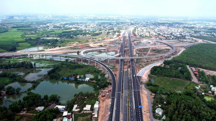 TP.HCM đề nghị thông xe cao tốc Biên Hòa - Vũng Tàu vào ngày 30-3
