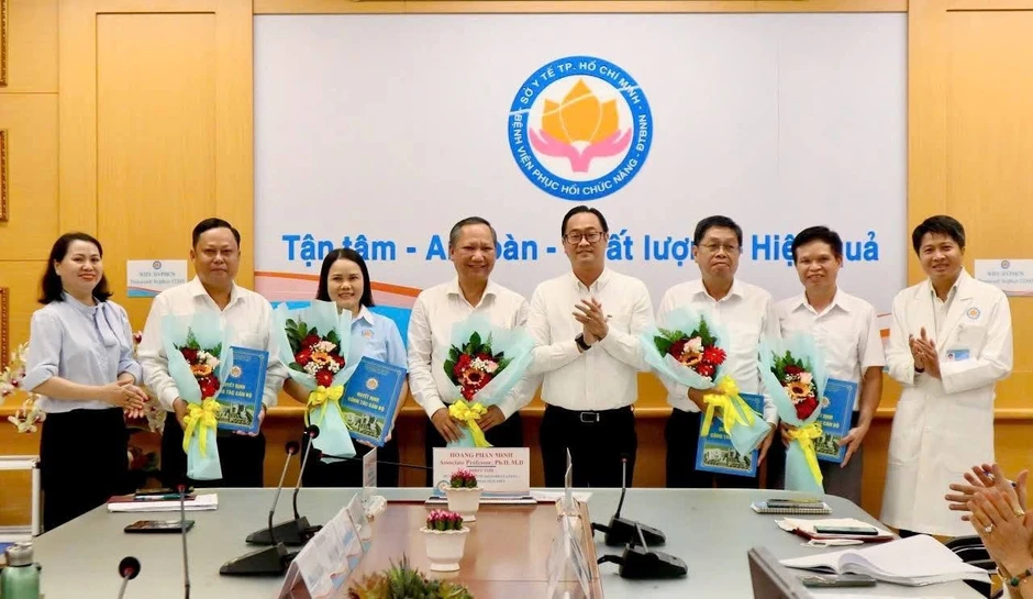 TPHCM điều động, bổ nhiệm nhiều cán bộ ngành y tế TPHCM điều động, bổ nhiệm nhiều cán bộ ngành y tế