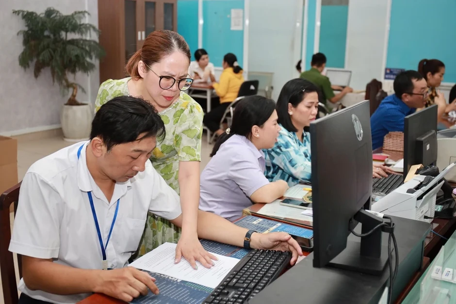 TP.HCM: Kiên quyết không bắt người dân nộp lại giấy tờ đã được số hóa TP.HCM: Kiên quyết không bắt người dân nộp lại giấy tờ đã được số hóa