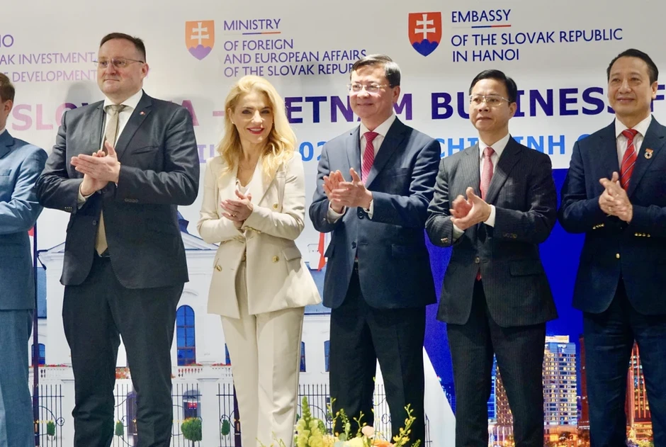 TP.HCM mời Slovakia cùng kiến tạo hành lang tăng trưởng châu Âu-ASEAN trong kỷ nguyên số TP.HCM mời Slovakia cùng kiến tạo hành lang tăng trưởng châu Âu-ASEAN trong kỷ nguyên số