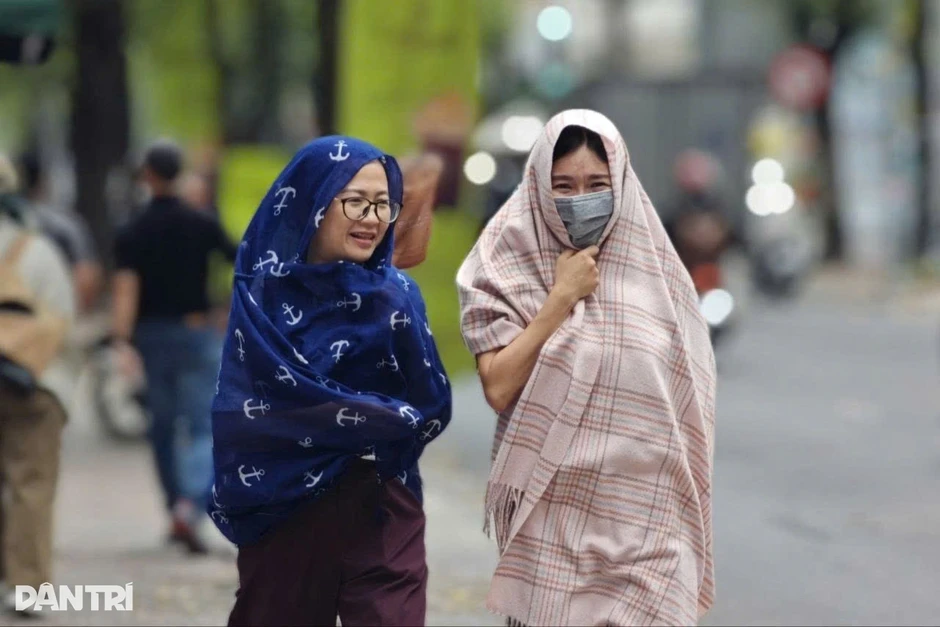 TPHCM nắng nóng gia tăng, cuối tháng dự báo có mưa dông TPHCM nắng nóng gia tăng, cuối tháng dự báo có mưa dông