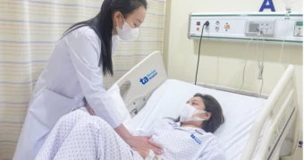 TP.HCM: Nhiều người nhập viện sau ăn bánh mì, nghi ngộ độc thực phẩm