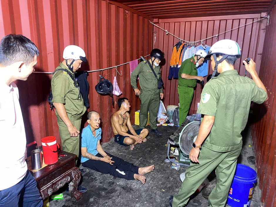 TP.HCM: Phát hiện nhiều bảo vệ chung cư, bến cảng dương tính ma túy TP.HCM: Phát hiện nhiều bảo vệ chung cư, bến cảng dương tính ma túy