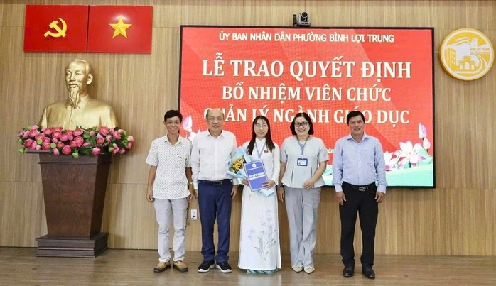 TPHCM: Phường Bình Lợi Trung bổ nhiệm hiệu trưởng các trường tiểu học TPHCM: Phường Bình Lợi Trung bổ nhiệm hiệu trưởng các trường tiểu học