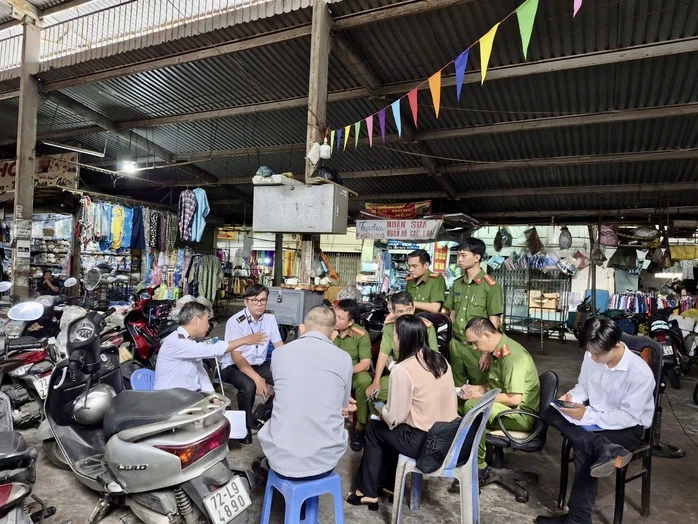 TPHCM: "Đột kích" 2 lò giết mổ chó, mèo trong khu dân cư TPHCM: "Đột kích" 2 lò giết mổ chó, mèo trong khu dân cư