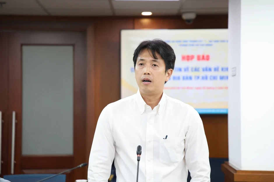 TP.HCM ra mắt tour trực thăng ngắm thành phố từ trên cao dịp lễ 30-4