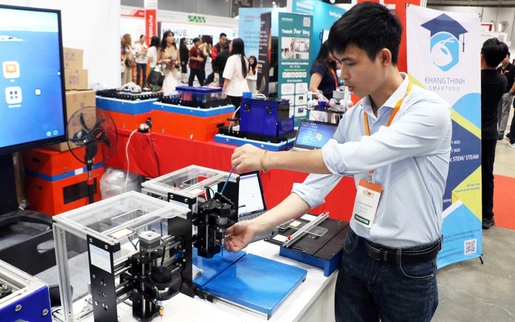 TP.HCM sẽ hình thành ít nhất 5 trung tâm nghiên cứu xuất sắc tiệm cận quốc tế TP.HCM sẽ hình thành ít nhất 5 trung tâm nghiên cứu xuất sắc tiệm cận quốc tế