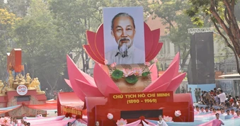 TP.HCM tặng 1 triệu đồng cho gia đình khó khăn nhân kỷ niệm 50 năm thành phố mang tên Bác