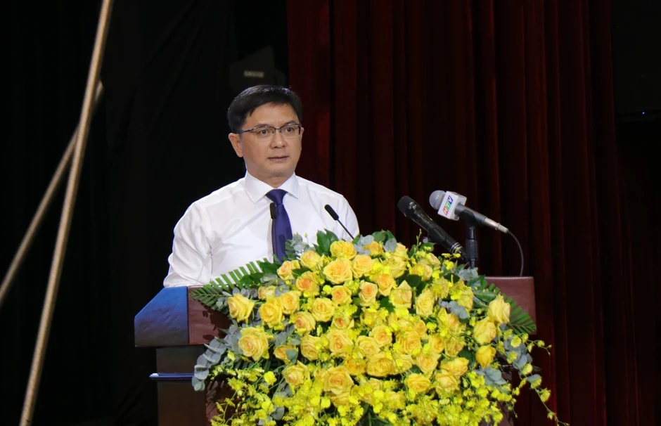 TP.HCM thu ngân sách hơn 800.000 tỉ đồng, phát động thi đua tăng trưởng 2 con số TP.HCM thu ngân sách hơn 800.000 tỉ đồng, phát động thi đua tăng trưởng 2 con số