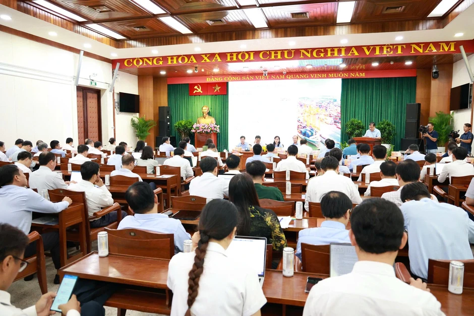 TPHCM tìm hướng khắc phục tình trạng chuyển hồ sơ lòng vòng TPHCM tìm hướng khắc phục tình trạng chuyển hồ sơ lòng vòng