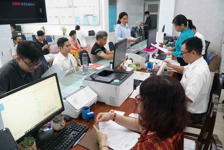 TP.HCM tìm 'lối ra' cho sắp xếp hơn 5.000 người hoạt động không chuyên trách TP.HCM tìm 'lối ra' cho sắp xếp hơn 5.000 người hoạt động không chuyên trách