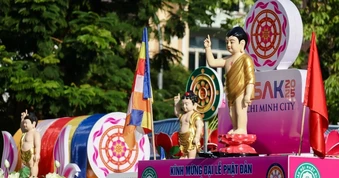 TPHCM tổ chức rước kiệu, thắp hoa đăng mừng Đại lễ Phật đản Phật lịch 2570