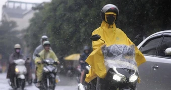 TPHCM và Nam Bộ hạ nhiệt, cảnh báo mưa dông kèm lốc sét