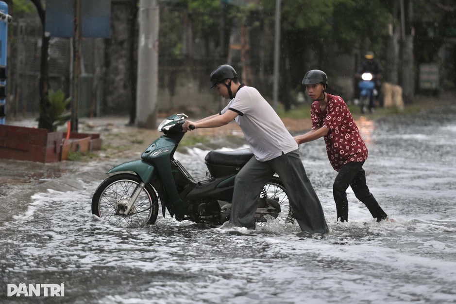 TPHCM và Nam Bộ ngày nắng nóng, chiều tối có mưa dông TPHCM và Nam Bộ ngày nắng nóng, chiều tối có mưa dông