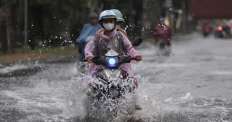 TPHCM và Nam Bộ tiếp tục mưa dông, cảnh báo gió giật mạnh