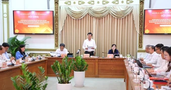 TP.HCM: Xã 200.000 dân chỉ có 50 cán bộ, phường 50.000 dân lại có 70 người