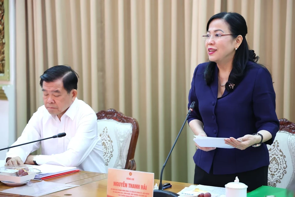 TP.HCM: Xã 200.000 dân chỉ có 50 cán bộ, phường 50.000 dân lại có 70 người TP.HCM: Xã 200.000 dân chỉ có 50 cán bộ, phường 50.000 dân lại có 70 người
