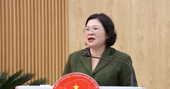 Trang bị lý luận chính trị cho cán bộ đấu tranh với quan điểm sai trái