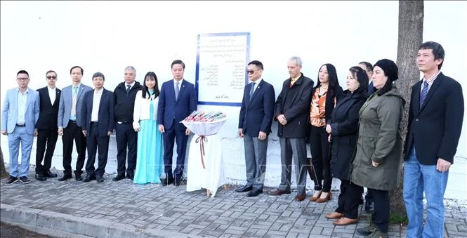 Trang trọng tưởng niệm các nhà báo Việt Nam và Algeria hy sinh ở Sóc Sơn năm 1974 Trang trọng tưởng niệm các nhà báo Việt Nam và Algeria hy sinh ở Sóc Sơn năm 1974