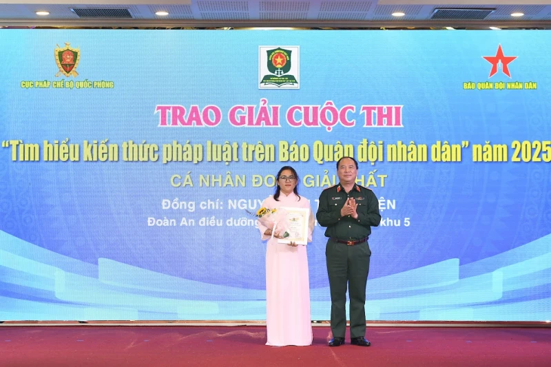 Trao giải cuộc thi “Tìm hiểu kiến thức pháp luật trên Báo Quân đội nhân dân” năm 2025 Trao giải cuộc thi “Tìm hiểu kiến thức pháp luật trên Báo Quân đội nhân dân” năm 2025