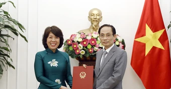 Trao quyết định bổ nhiệm 2 Thứ trưởng Bộ Ngoại giao