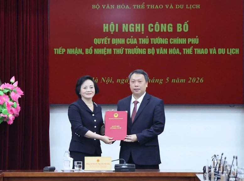 Trao quyết định bổ nhiệm ông Nguyễn Huy Dũng làm Thứ trưởng Bộ Văn hóa, Thể thao và Du lịch Trao quyết định bổ nhiệm ông Nguyễn Huy Dũng làm Thứ trưởng Bộ Văn hóa, Thể thao và Du lịch