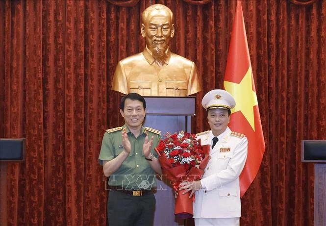 Trao quyết định thăng quân hàm Thượng tướng cho đồng chí Đặng Hồng Đức