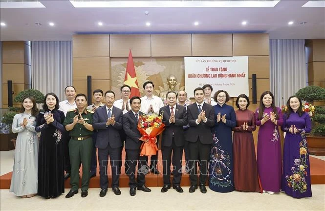 Trao tặng Huân chương Lao động hạng Nhất cho Phó Chủ tịch Quốc hội Nguyễn Doãn Anh Trao tặng Huân chương Lao động hạng Nhất cho Phó Chủ tịch Quốc hội Nguyễn Doãn Anh