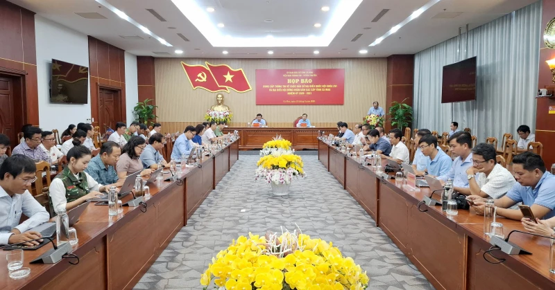Trên 1,8 triệu cử tri tỉnh địa đầu cực Nam Tổ quốc sẵn sàng cho ngày hội non sông Trên 1,8 triệu cử tri tỉnh địa đầu cực Nam Tổ quốc sẵn sàng cho ngày hội non sông