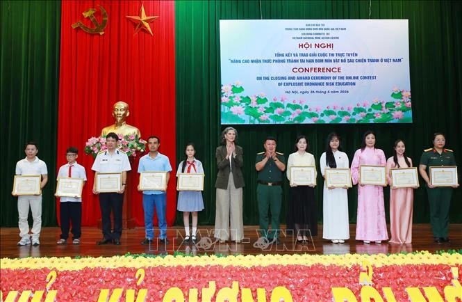 Trên 1,8 triệu lượt tham gia tìm hiểu kiến thức về phòng tránh tai nạn bom mìn Trên 1,8 triệu lượt tham gia tìm hiểu kiến thức về phòng tránh tai nạn bom mìn